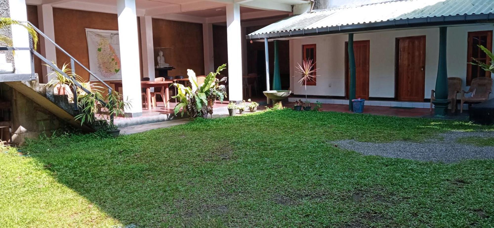 Apartamento Canberra Safari House Udawalawe Exterior foto